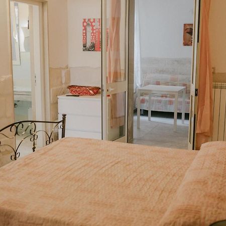 Bed and Breakfast Le Camporelle In Citta Lecce Exterior foto