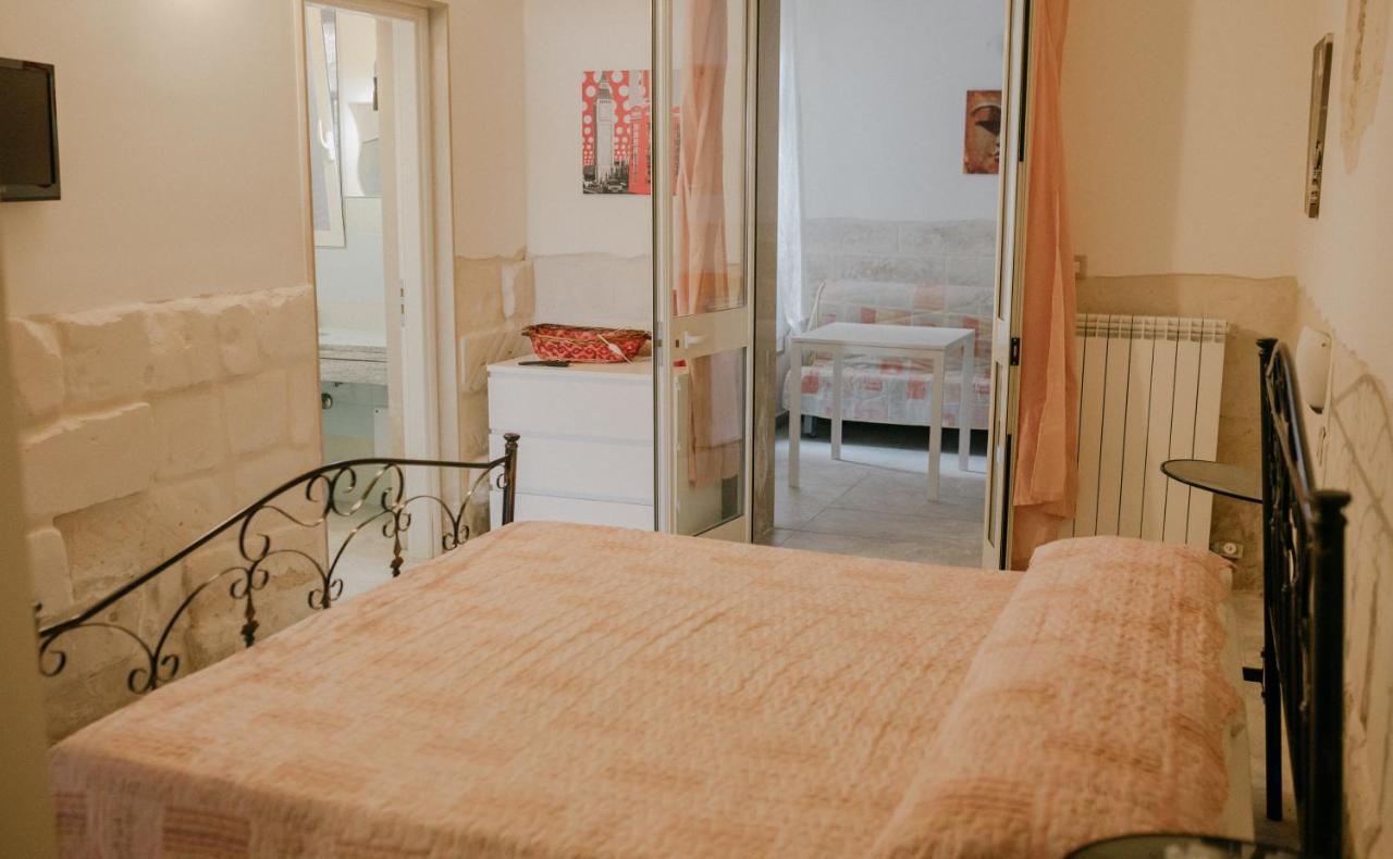 Bed and Breakfast Le Camporelle In Citta Lecce Exterior foto